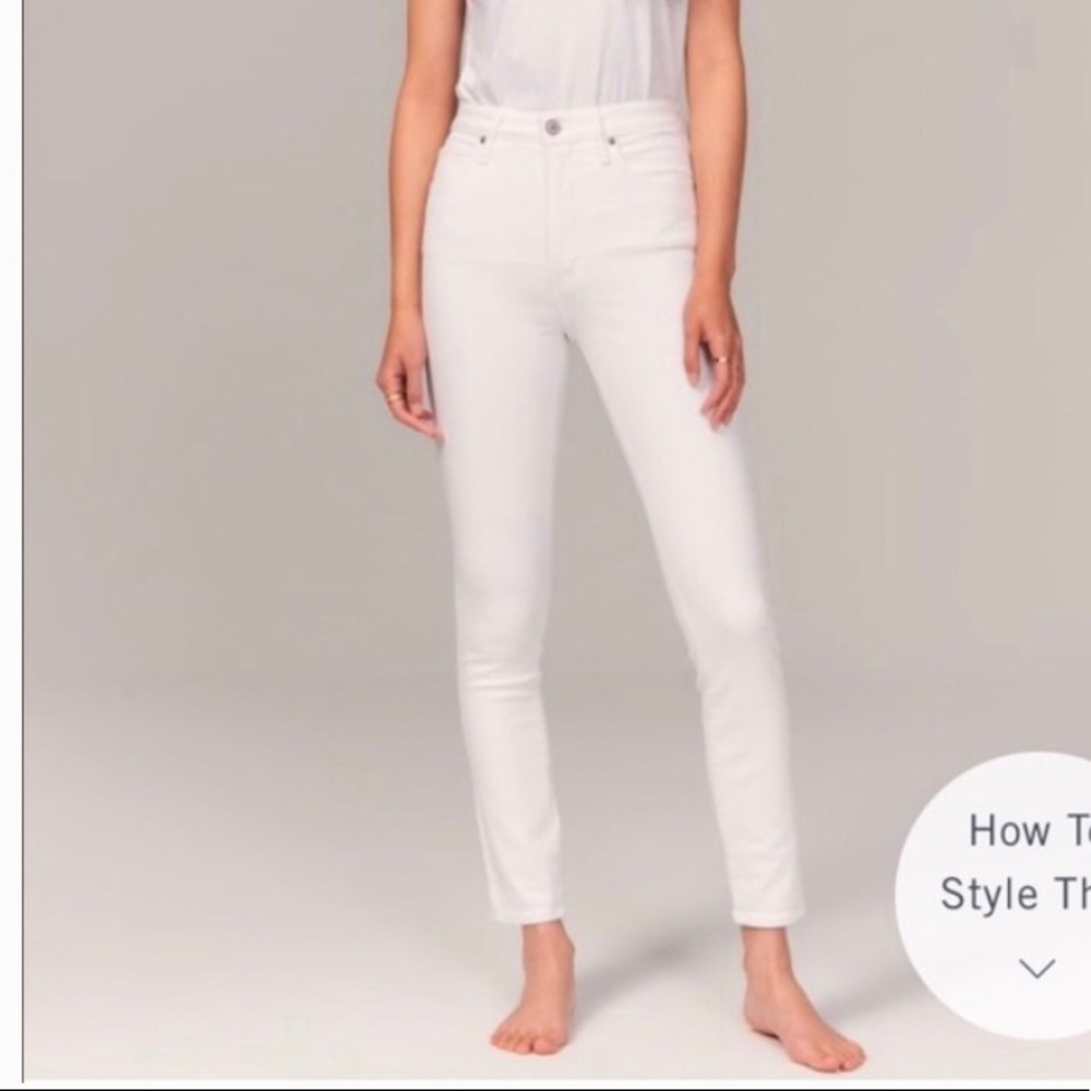 NWT Abercrombie Simone high rise skinny jeans in white in size 25 short.